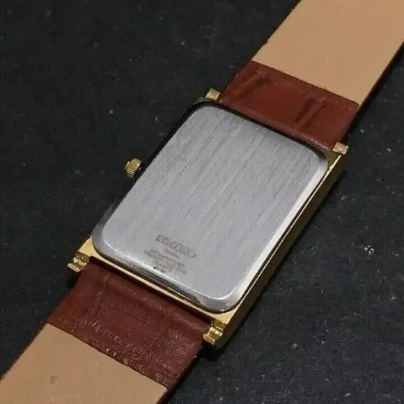 Vintage Style Seiko Quartz Mens Gold Watch & Brown accents W/ Leather Strap - Picture 5 of 5